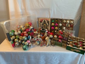 lot 264 image: Large Lot of Christmas Ornaments