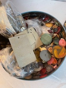 lot 263 image: Vintage Sewing Bucket and Lots of Buttons