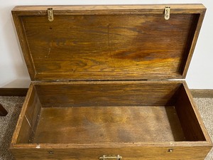 lot 80 image: Oak Trunk