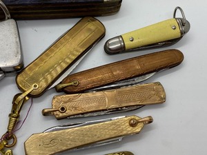 lot 81 image: Variety of Pocket Knives