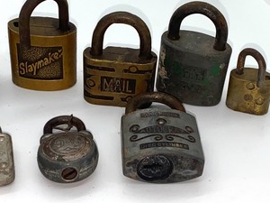 lot 85 image: Padlocks