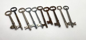 lot 84 image: Ten Skeleton Keys