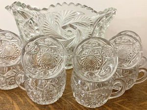 lot 100 image: Vintage Glass Punchbowl and Compote