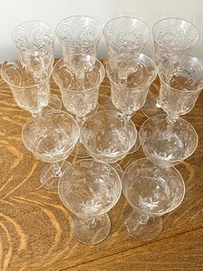 lot 112 image: Beautiful Antique Stemware