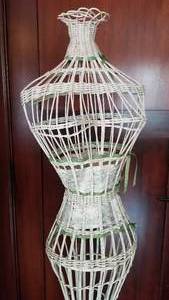 lot 40 image: Vintage Wicker Ladies Mannequin Dress Form