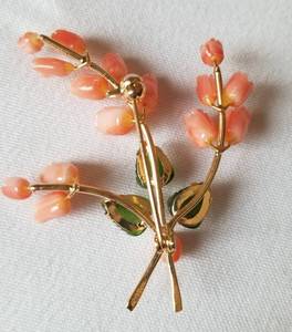 lot 53 image: Vintage Carved Coral and Jade Bouquet Brooch
