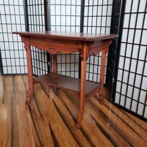 lot 4 image: Antique Parlor Table with Spoon Carved Accents