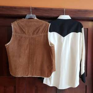 lot 69 image: Scully Mens Western Shirt and Shearling Vest, size Large