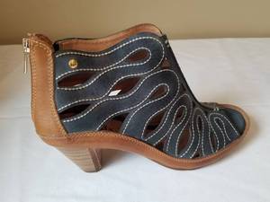 lot 80 image: Fabulous Womens Shoes by Pikolinos- Size 8.5