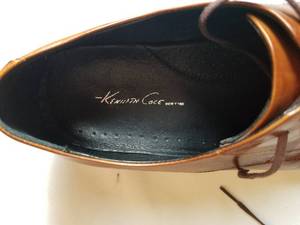 lot 86 image: Stylish Mens Dress Shoes by Kenneth Cole- Size 10