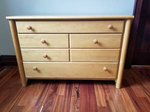 lot 38 image: Spacious Pine Dresser