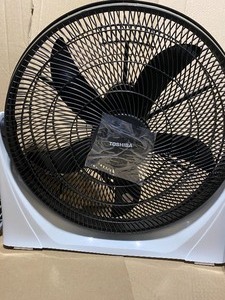 LASKO & TOSHIBA AIR CIRCULATOR AND BOX FANS SEE PICS