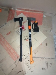 HUSKY 3.5 lb. Premium Single Bit Michigan Axe with 34 in. Fiberglass Handle & FRISKARS X27 6.3 lbs. 36 in. Super Splitting Axe SEE PICS