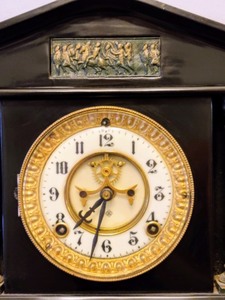 lot 8 image: Vintage Ansonia Mantle Clock
