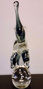 lot 18 image: Art Glass Elephant