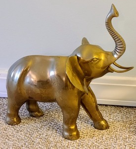 lot 24 image: Trio of Brass Elephants