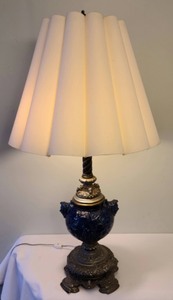 lot 48 image: Ornate Table Lamp