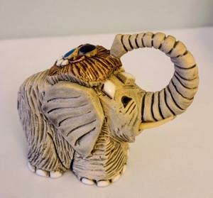 lot 66 image: Three Elephant Figurines