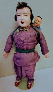 lot 88 image: Three Vintage Japanese Dolls