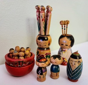 lot 91 image: Tiny Vintage Japanese Figurines