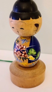 lot 97 image: Vintage Figural Wooden Lamp
