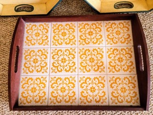 lot 167 image: Decorative Trays