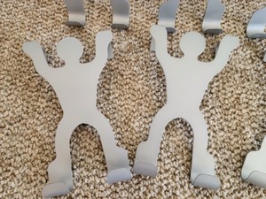 lot 177 image: Decorative Over The Door Hangers