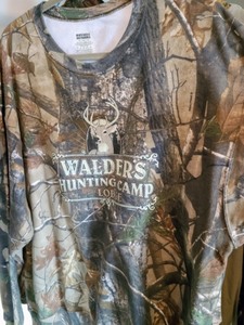 lot 199 image: Variety of Mens Camouflage Tops