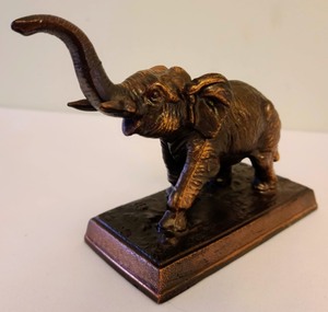 lot 59 image: Bronze and Pewter Elephants