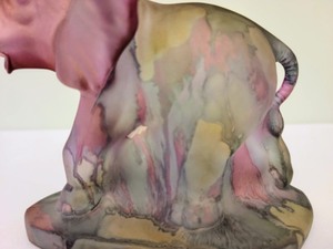 lot 63 image: Swirled Art Glass Elephant