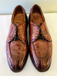 lot 219 image: Allen Edmonds Lace Up Oxfords