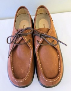lot 224 image: Hammacher Schlemmer Leather Shoes