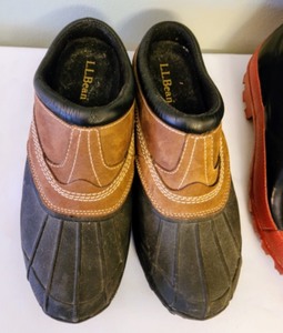 lot 226 image: Three Pairs of Mens Waterproof Shoes