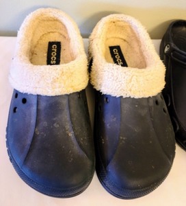 lot 230 image: Mens Slip On Crocs