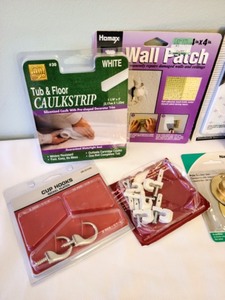 lot 250 image: Variety of Home Repair Items