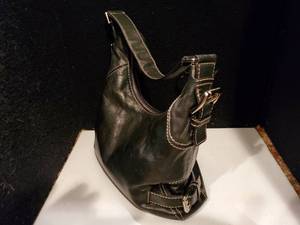 lot 3 image: Michael Kors Purse