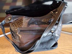 lot 66 image: Jaclyn Smith Purse (Brand New) Leather