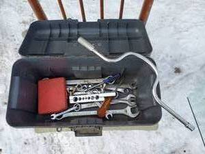 lot 76 image: Tool Box With Good Amount Of Tools