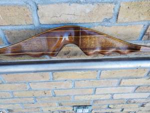 lot 68 image: Re-Curve Bow, Beautiful Wood