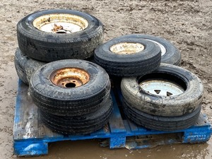 Pallet Of Assorted Tires