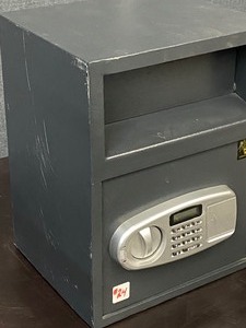lot 24 image: Paragon Digital Safe