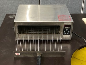 lot 26 image: Wisco CounterTop Pizza Oven