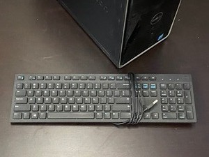 lot 34 image: Dell Inspiron 3847 Computer With Keyboard