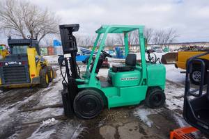 Mitsubishi Model FG30K Propane Fuel Fork Lift
