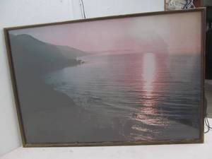 Ocean shoreline photo