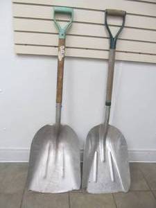 Scoop shovels