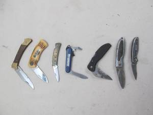 Folding knifes
