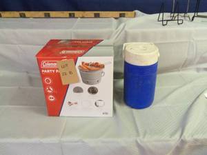 Coleman party pail and water Jug Go...
