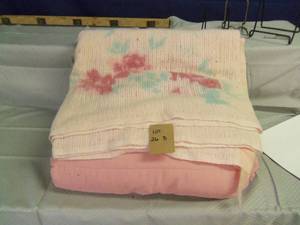 Full Size 2 pink blanket set Medium...