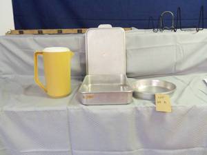 Metal Cake or Bar pan Plastic water...